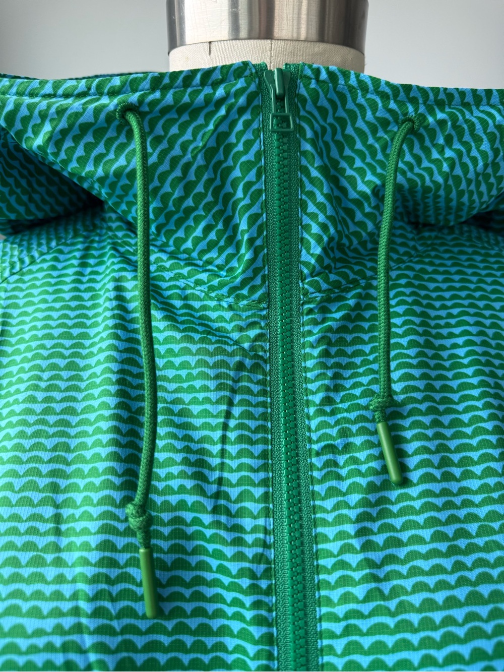 Marimekko x Uniqlo Pocketable Hooded Long lightweight jacket - Picture 3 of 8
